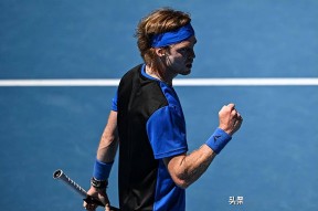 爱游戏体育-包含蒂姆回归赛场，问鼎冠军首场状态亮眼，加拿大队观众沸腾！的词条